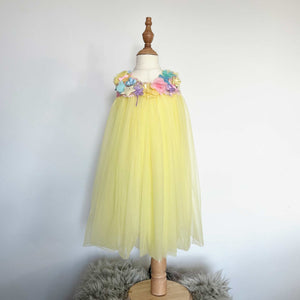 4-5 year yellow dress with whimsical applique